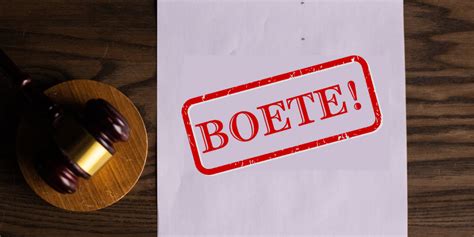 Illustratie van een boete of juridische documenten gerelateerd aan illegale streaming