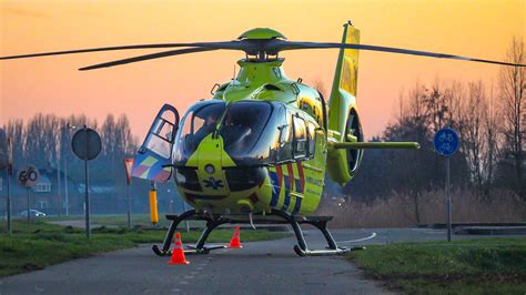 illustratie van een traumahelikopter in vlucht