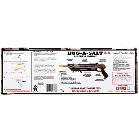 Een stoere, zwarte Bug-A-Salt BugBuster Black Fly 3.0 zoutgeweer in een mancave-setting.