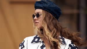 Een overzicht van verschillende producten uit de HD collectie, waaronder foundation, concealer en poeders.