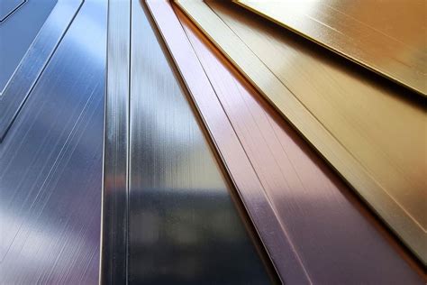 Illustratie die de weerstand van verschillende metalen vergelijkt, met een focus op koper.