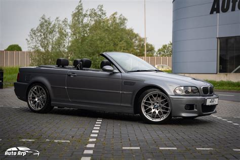 Interieurfoto van een BMW M3 E46 Cabriolet met sportstoelen en dashboard