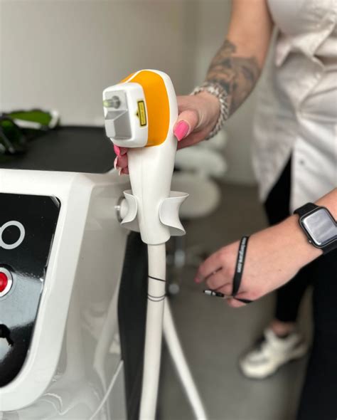 Illustratie van een DVD die wordt omgezet naar een digitaal MP4-bestand