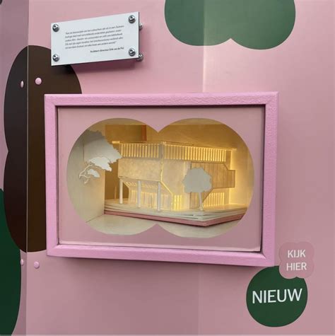 Foto van het kleurrijke landmark 'Casa Cadanza' ontworpen door Charlotte van Otterloo