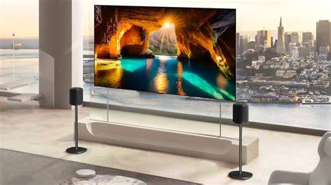 Ontwerpvariaties van de LG OLED TV-serie uit 2017, met nadruk op het G7/E7 glazen design en het platte C7 model.