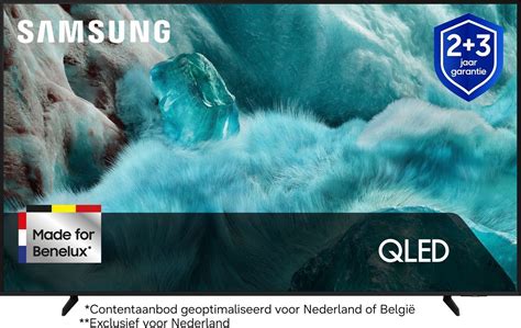 Een afbeelding van de Samsung QE65Q7FA tv, met focus op het heldere en kleurrijke scherm dat een filmscène weergeeft.