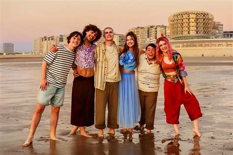 De cast van Terzi tijdens een promotionele gebeurtenis.