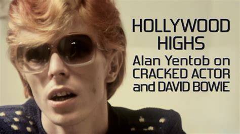 Alan Yentob, regisseur van Cracked Actor, filmend in een limousine met David Bowie