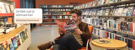 stand met DVD's in een bibliotheek