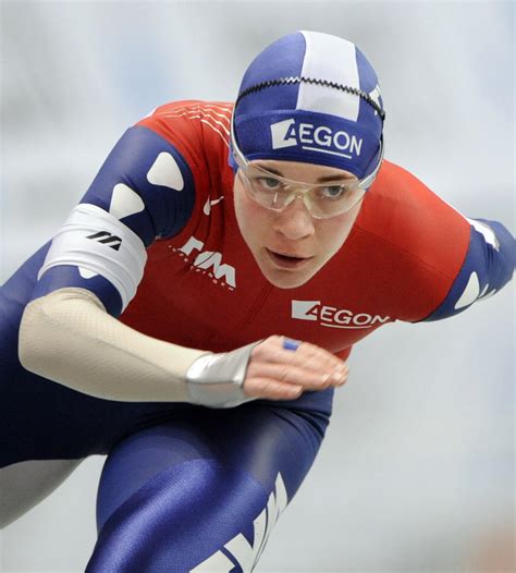foto van Paulien van Deutekom in schaatskleding