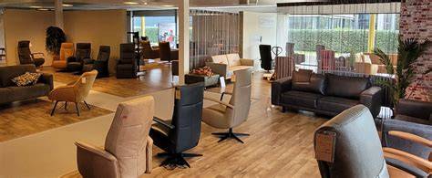 Showroom met diverse witgoedapparaten van bekende merken