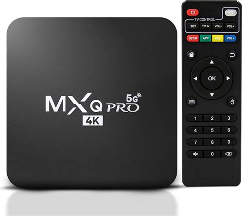 Illustratie van de MXQ Pro 4K TV Box, met focus op de aansluitingen en het Android-menu op een tv-scherm.