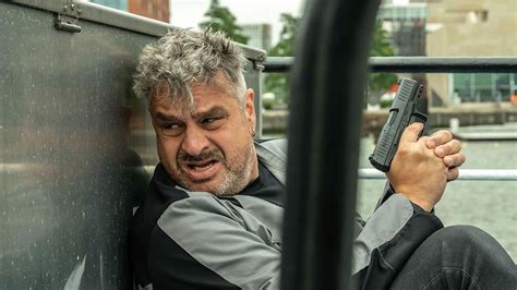 Bart Kelchtermans in zijn rol als Roman Mertens in Blind Sherlock