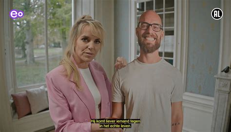 Vrouwen die deelnemen aan een televisie datingprogramma