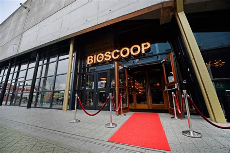 Advertentie voor de verkoop van de bioscoop aan de Beekstraat, Hengelo