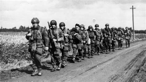Historische foto van geallieerde troepen tijdens Operatie Market Garden