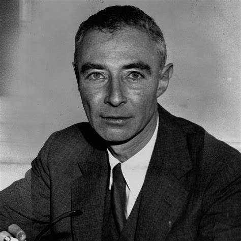 Illustratie van J. Robert Oppenheimer met de achtergrond van Los Alamos.
