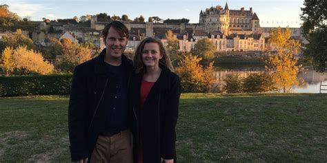 Boer Herman die zijn liefde verklaart aan Anne en Fleur