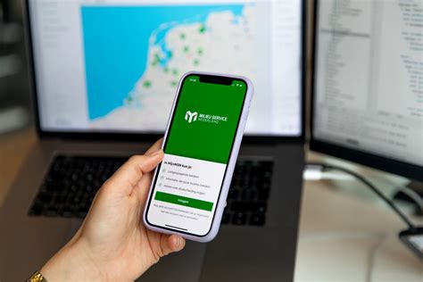 Illustratie van het Peugeot Connect Services portaal met verschillende beschikbare functies.