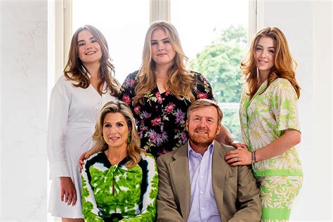 De originele prinses Ariel en haar man Erik met hun dochter Melody