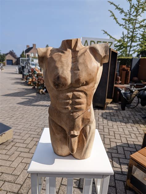 Beeld van een serene natuurlijke omgeving, passend bij de sfeer van Tai Chi